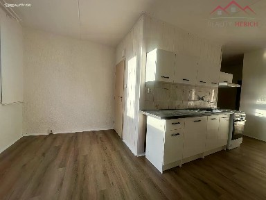 Pronájem bytu 2+1 60 m² Kundratická, Chomutov