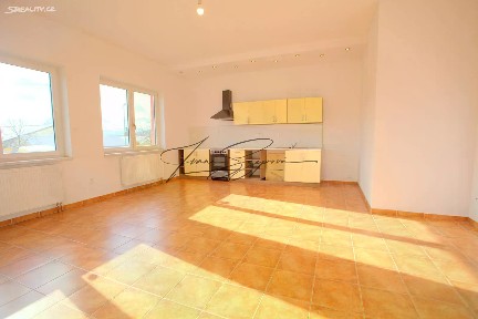 Pronájem výrobní haly, prostoru 245 m²