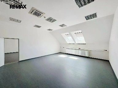 Pronájem kanceláře 65 m²