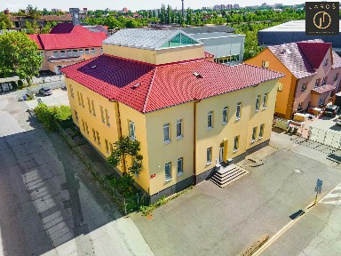 Prodej kanceláře 851 m²