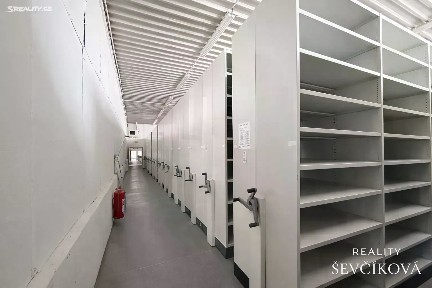 Pronájem komerční nemovitosti 695 m²