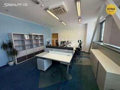 Pronájem kanceláře 450 m²