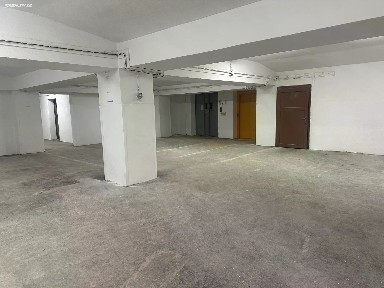 Pronájem skladového prostoru 187 m²