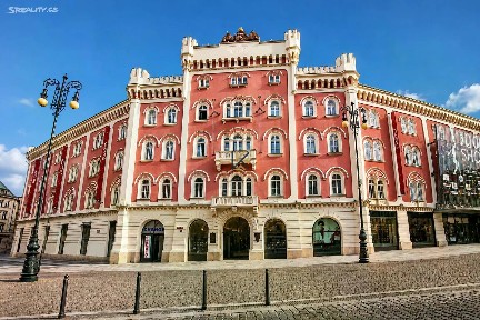 Pronájem kanceláře 653 m²