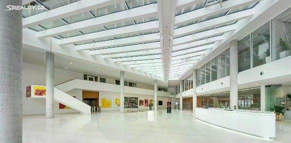 Pronájem kanceláře 1510 m² Pikrtova, Praha - Nusle