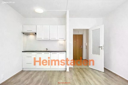 Pronájem bytu 1+kk 28 m² Výškovická, Ostrava - Výškovice
