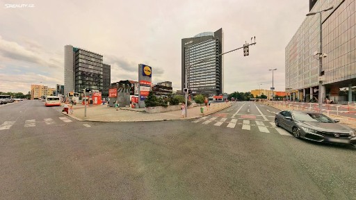 Pronájem obchodního prostoru 450 m²