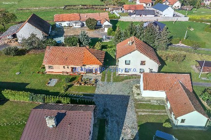 Dolní Ředice, Pardubice, Farmářská