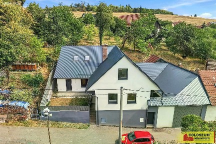 Prodej rodinného domu 239 m², pozemek 272 m²