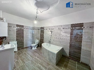Pronájem bytu 3+kk 85 m²
