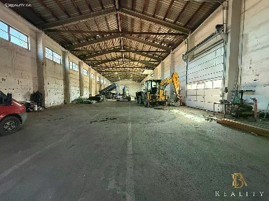 Pronájem výrobní haly, prostoru 890 m²