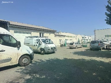 Pronájem skladového prostoru 598 m²