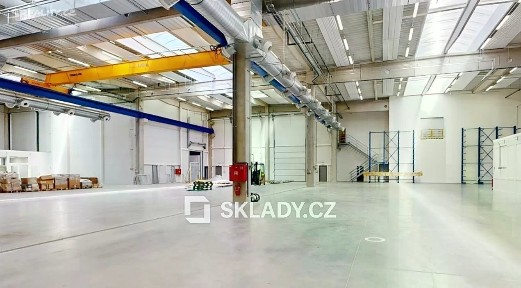 Pronájem skladového prostoru 2222 m²