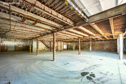 Prodej skladového prostoru 625 m²