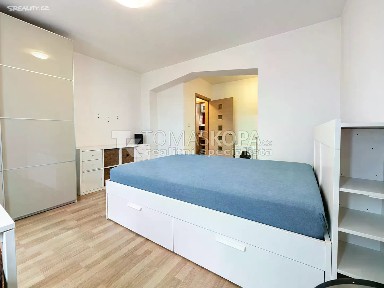 Pronájem bytu 1+kk 25 m² náměstí Antonína Pecáka, Praha - Točná