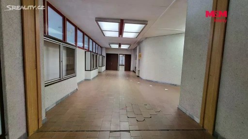 Pronájem obchodního prostoru 270 m²