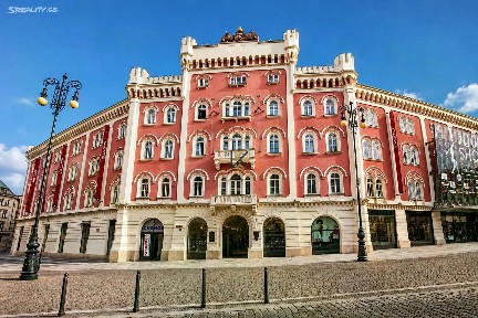 Pronájem kanceláře 2375 m²