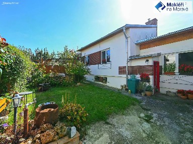 Prodej rodinného domu 239 m², pozemek 385 m²