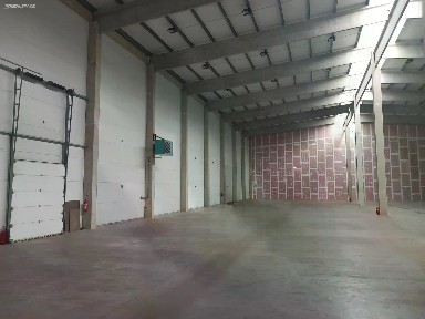 Pronájem skladového prostoru 1800 m²