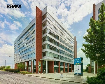 Pronájem kanceláře 400 m²