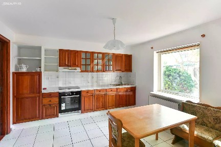 Pronájem rodinného domu 230 m², pozemek 379 m²