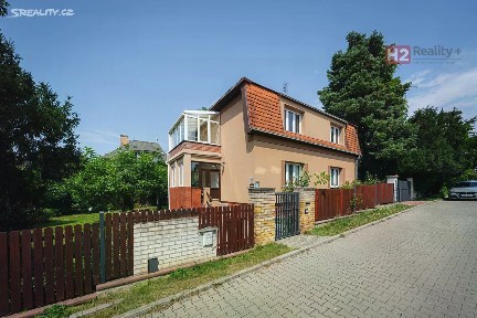 Pronájem rodinného domu 118 m², pozemek 711 m²