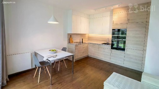 Pronájem bytu 2+kk 66 m² Za Karlínským přístavem, Praha - Karlín