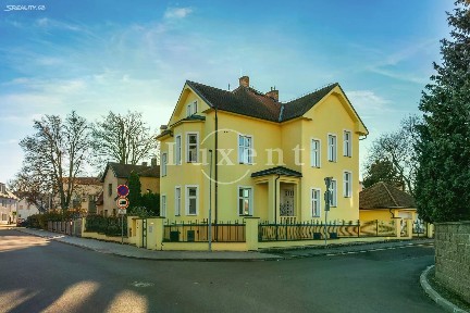 Prodej kanceláře 361 m²