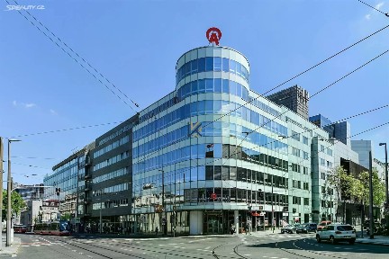 Pronájem kanceláře 439 m²