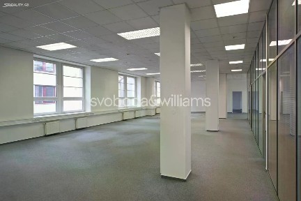 Pronájem kanceláře 312 m²