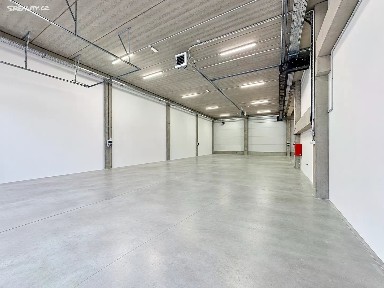 Pronájem skladového prostoru 550 m²