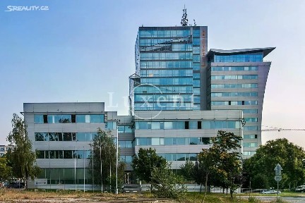 Pronájem kanceláře 478 m²