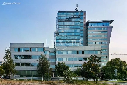 Pronájem kanceláře 478 m²