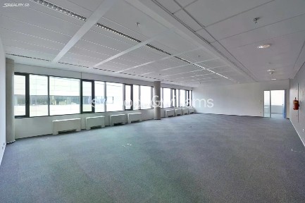 Pronájem kanceláře 1154 m²