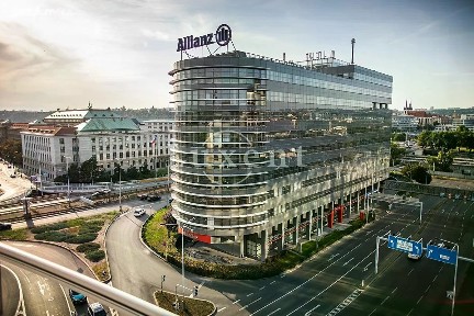 Pronájem kanceláře 570 m²