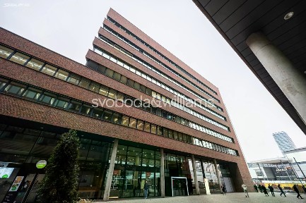 Pronájem kanceláře 568 m²