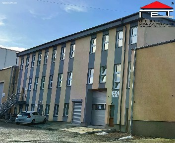 Pronájem kanceláře 402 m²