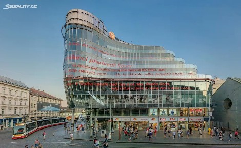 Pronájem kanceláře 750 m²