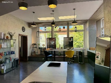 Prodej komerční nemovitosti 70 m²