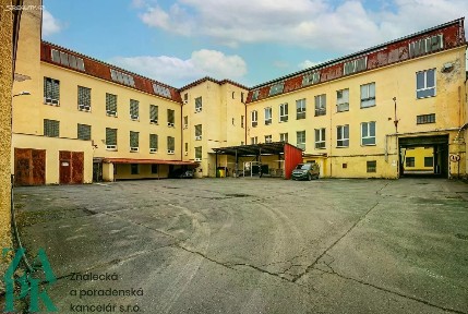 Pronájem skladového prostoru 323 m²