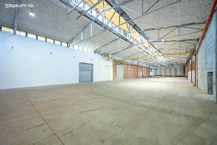 Prodej skladového prostoru 1500 m²