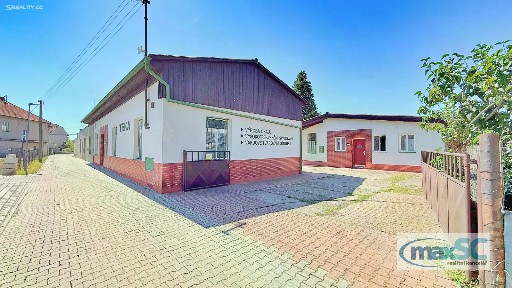 Hradecká, Holice