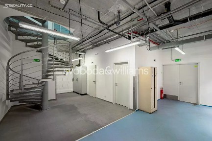 Pronájem obchodního prostoru 348 m² Svornosti, Praha - Smíchov