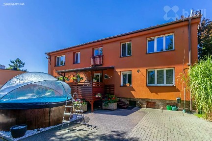 Prodej činžovního domu 272 m²