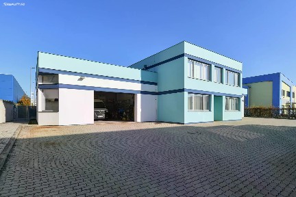 Prodej obchodního prostoru 1390 m²