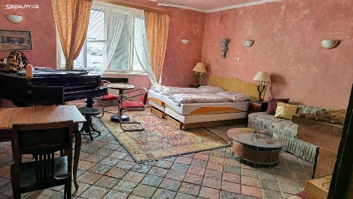 Prodej bytu 1+kk 50 m² Mírové náměstí, Kouřim