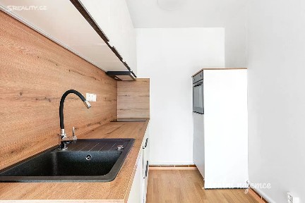 Pronájem bytu 2+kk 42 m² Ohradní, Praha - Michle