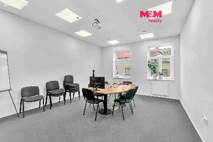 Pronájem kanceláře 136 m²