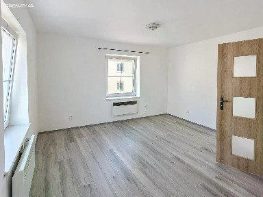 Pronájem bytu 1+1 44 m²