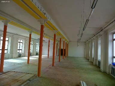 Pronájem obchodního prostoru 400 m²